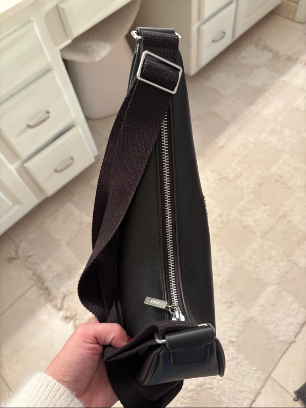 Jacquemus Black Crescent Leather Shoulder Bag - Picture 2 of 3